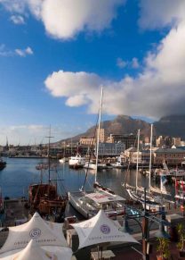 SA10041046_Waterfront plus table mountain